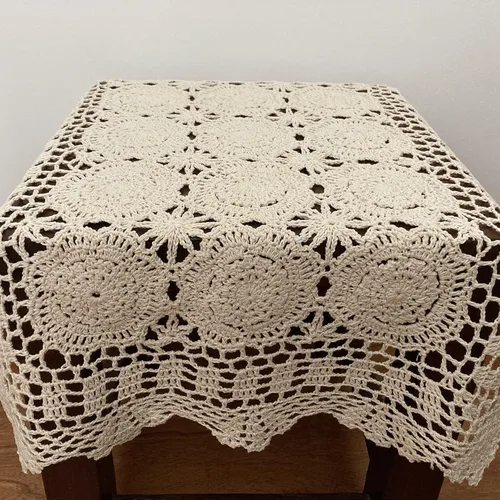 Vista 8 de Hsvanyr Mantel rectangular de algodón hecho a mano con encaje de ganchillo, 19 x 27 pulgadas, centros de mesa beige para comedor