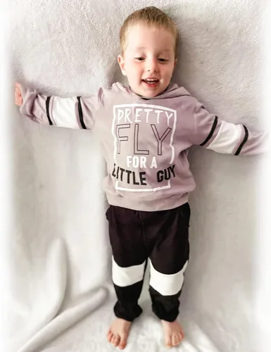 Vista 2 de HINTINA Conjunto de sudadera con capucha y estampado de letras para niño pequeño, sudadera de manga larga para otoño e invierno