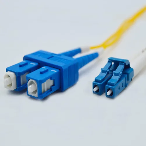 Vista 5 de FiberCablesDirect OS2 Cable de conexión de fibra monomodo Opciones de longitud: 0,5 M-300 M LC a LC 1.6 ft (1,64 pies) Dúplex 9/125µm