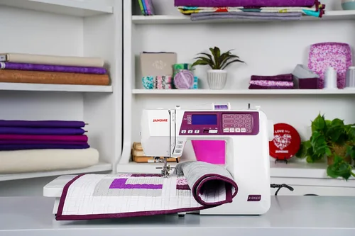 Vista 10 de Janome 4120QDC-G Máquina de coser y acolchar computarizada con kit de edredón adicional