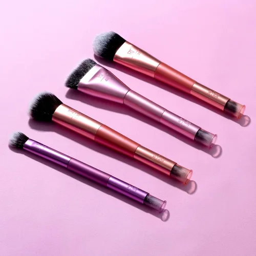 Vista 6 de Real Techniques Cover & Conceal Brocha de maquillaje de doble extremo, cobertura de base impecable, cepillo 2 en 1 que suaviza y cubre manchas e