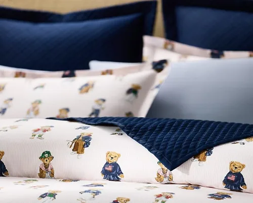 Vista 4 de POLO RALPH LAUREN Juego de edredón King de suéter de oso de peluche con rayas rosadas para niñas con 2 fundas de almohada King
