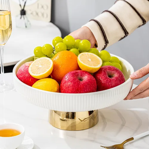 Vista 4 de Frutero de cerámica, cuencos decorativos grandes de 11 pulgadas, bandeja de pedestal blanca y base dorada, frutero para encimera de cocina, bandejas