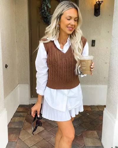 Vista 2 de ELESOL Suéter de cuello en V para mujer, sin mangas, tejido de cable, casual, ropa de preparación, lindos suéteres sin botones