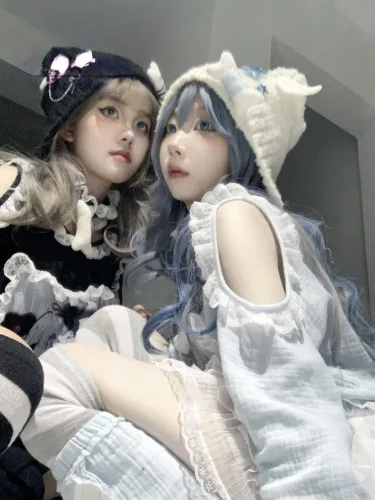 Vista 4 de Harajuku Y2k Star Plush Bone Knit Hat Women Gothic Punk Angel Wings Black Beanie Hat