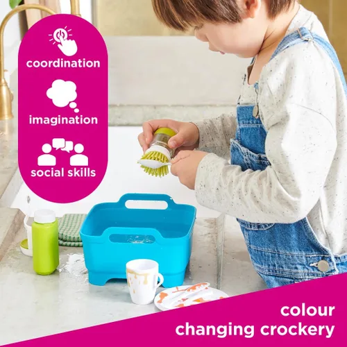 Vista 3 de Casdon Joseph Joseph Wash & Scrub. Juego de lavado para niños mayores de 3 años. Incluye cubiertos y vajilla que cambian de color para un juego