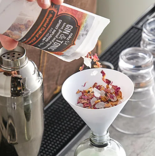 Vista 3 de rokz Gin and Tonic Spirit - Mezcla de infusión para cócteles, 1.75 onzas