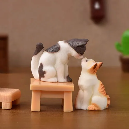Vista 3 de Juego de 10 piezas de juguetes de personaje de gato Kawaii para decoración de tartas, figuras de gato, decoración de escritorio, regalo de Navidad