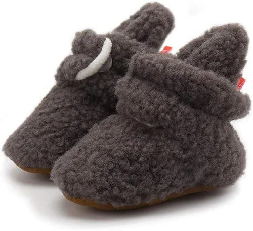 Vista 4 de Bellocasa Botines de forro polar para bebés, niños y niñas, pantuflas antideslizantes con agarre suave, zapatos de calcetín para recién nacidos