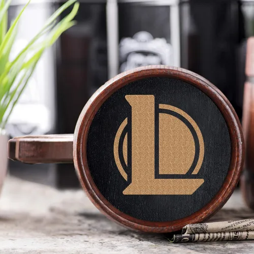 Vista 3 de Taza de cerveza. Taza de cerveza de madera personalizada. Regalos de padrinos de boda. Jarra de madera. Regalo para él. Regalo para jugador de jarra