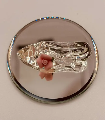 Vista 2 de Figura de zapatilla de cristal