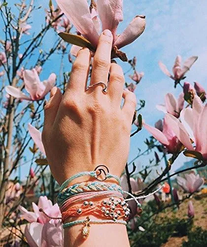 Vista 4 de Pura Vida - Pulsera brillante 100% impermeable, hecha a mano con abalorio revestido y correa ajustable