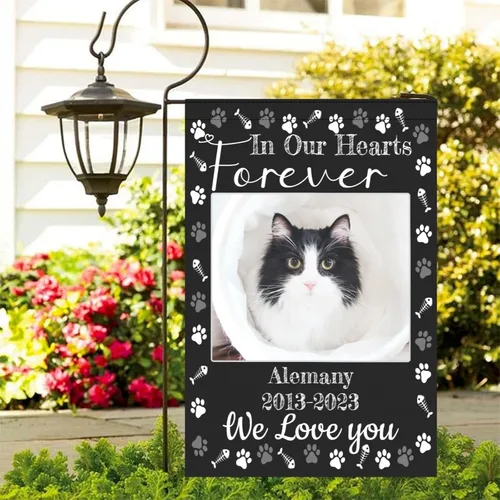 Vista 2 de Bandera conmemorativa personalizada, banderas de jardín personalizadas para mascotas y gatos, en memoria amorosa con nombre y foto, fecha para patio