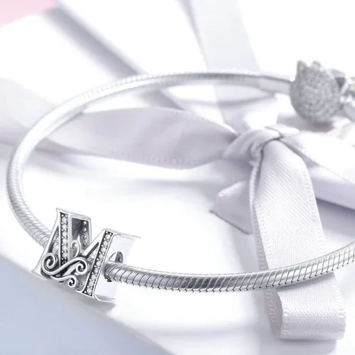 Vista 3 de BEEUVIP Dijes de plata de ley 925 para pulseras Pandora, cuentas iniciales del alfabeto, regalo de joyería para mujeres