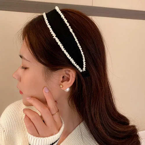 Vista 3 de Wiwpar Diadema ancha con cuentas simples, diadema con cuentas para el cabello, banda elástica negra para mujeres y niñas