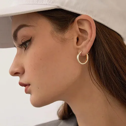 Vista 8 de Aretes de aro para mujer, aros planos chapados en oro de 14 quilates Dorado