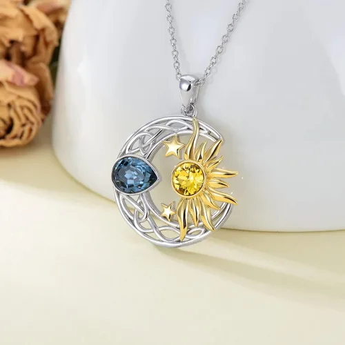 Vista 2 de AOBOCO Collar de plata de ley 925 con luna y estrella celta para mujeres y niñas
