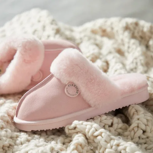 Vista 43 de Dearfoams Fireside Sydney Pantuflas anchas de piel de oveja para mujer, para interiores y exteriores