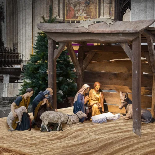 Vista 3 de Patelai 4 Piezas Camino de Mesa de Natividad de Navidad 47 x 70 Pulgadas Camino de Mesa Rústico de Arpillera Accesorios de Escena de Natividad