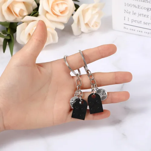Vista 7 de Ouligay Llavero de corazón para pareja, llavero de corazón de ladrillo para novio, novia, llaveros a juego para parejas, regalo de San Valentín
