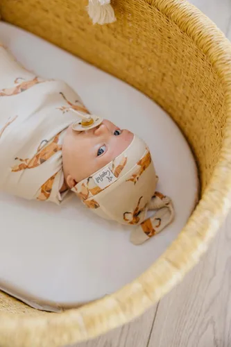 Vista 2 de Copper Pearl, Baby Beanie Hat Top Knot - Graphic 2