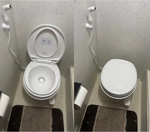 Vista 2 de SEAFLO Inodoro de altura residencial para cámper o caravana con accesorio rociador, altura estándar de 18.5 pulgadas, sistema de descarga por