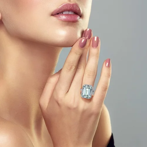Vista 5 de Gem Stone King Anillo de compromiso de plata de ley 925 con piedra natal Corte esmeralda 0.709 x 0.512 in Anillo de compromiso de aniversario