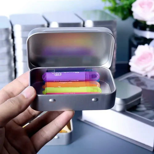 Vista 6 de Tamicy Latas rectangulares de metal con bisagras vacías – Paquete de 40 mini cajas portátiles plateadas, kit de almacenamiento pequeño y organizador