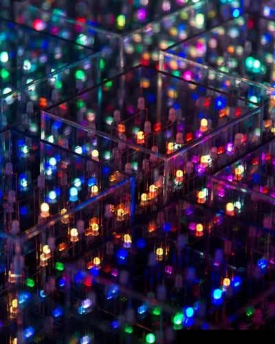 Vista 4 de 4 Cube, escultura de luz animada
