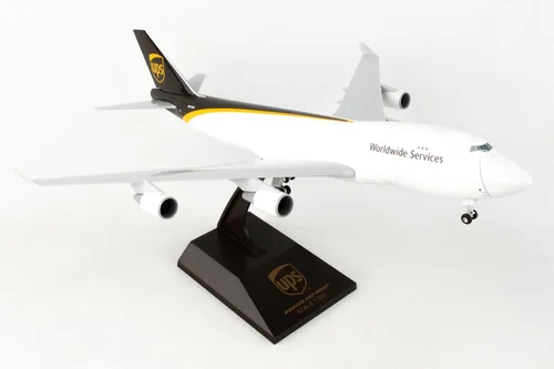 Vista 2 de Sky Marks UPS 747-400F 1/200 modelo de avión coleccionable