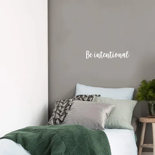 Vista 2 de Calcomanía de vinilo para pared, con texto en inglés «Be Intentional», 4 x 22 pulgadas, calcomanía inspiradora de moda con cita positiva