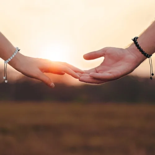 Vista 2 de Pulseras magnéticas a juego con tu novio y novia con cuentas para mujeres, hombres, amantes de los mejores amigos, pulseras de conexión para regalo