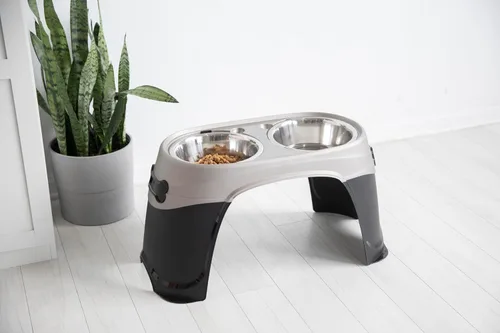 Vista 4 de Petmate Easy Reach Pet Diner - Cuencos elevados para perros, 2 tamaños, 2 colores pulidos, negro/marrón perla, grande (23479), fabricados en Estados