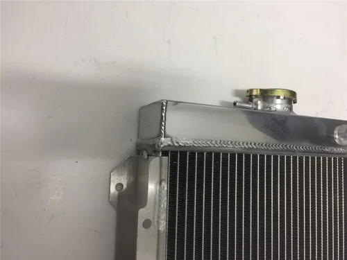 Vista 5 de Radiador de aleación de aluminio de 3 filas para DATSUN 1200 B110 A12/T 1970-1976 70 71 72 73 74 75 76 MT reemplazo compatible del mercado