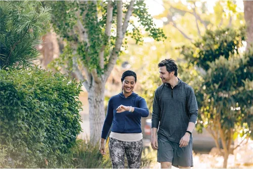 Vista 6 de Fitbit Inspire 2 rastreador de salud y fitness con una prueba gratuita de 1 año Fitbit Premium, frecuencia cardíaca 24/7, negro/negro, talla única