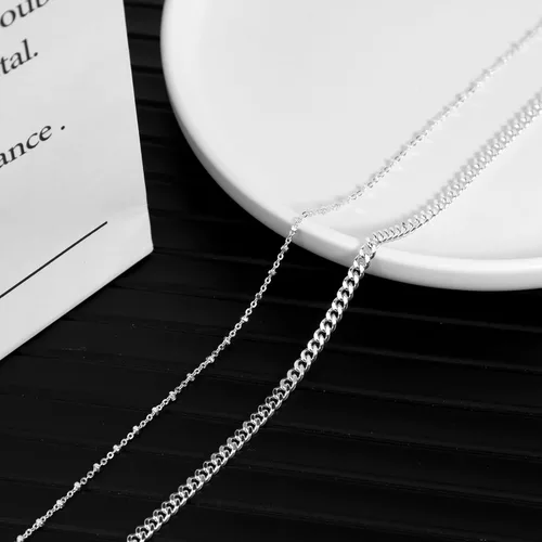 Vista 6 de BERISO Collares en capas para mujer, chapado en oro de 14 quilates, collar de gargantilla delicado de moda, cadena simple de clip de papel, collar