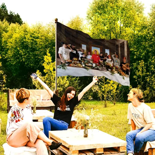 Vista 4 de Bandera de The Last Send de 3 x 5 pies, divertido póster duradero de hombre con 2 ojales de latón. Esta hermosa pancarta entretenida para decoración