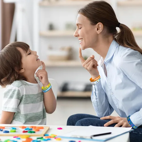 Vista 5 de WATINC Pulseras de silicona para concientización sobre el autismo, 6 piezas de rompecabezas coloridas, cintas elásticas, pulseras de goma