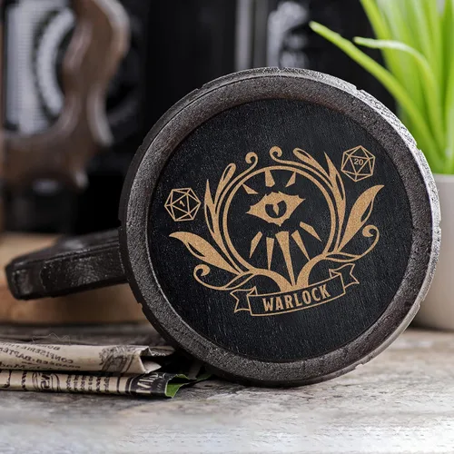 Vista 4 de Taza de cerveza de clase Warlock de 17 onzas, regalo de fiesta de mazmorras y dragones para amantes de dnd, taza de cerveza de madera personalizada