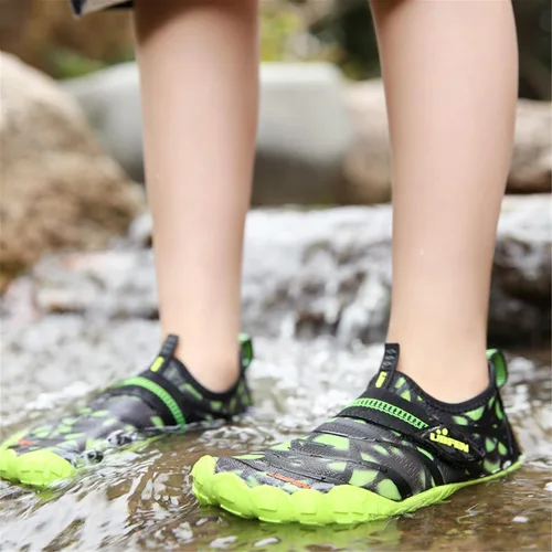 Vista 4 de UBFEN - Zapatos para el agua para niños y niñas, acuáticos y livianos, de secado rápido, para ir a la playa, practicar deportes y natación