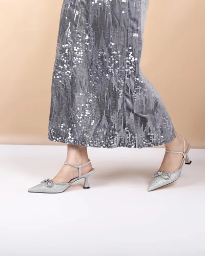 Vista 4 de Tacones de lazo con diamantes de imitación para mujer, tacón bajo puntiagudo, correa de tobillo ajustable, zapatos de fiesta nupcial para boda