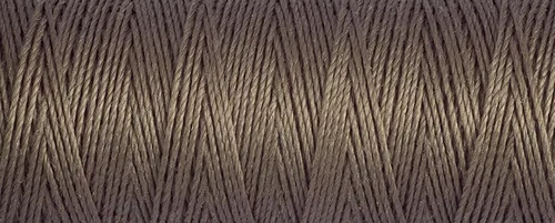 Vista 5 de Gutermann 723878-153-1 Lime R753 No.40 Hilo de seda de 98.4 ft x 1 carrete, 153