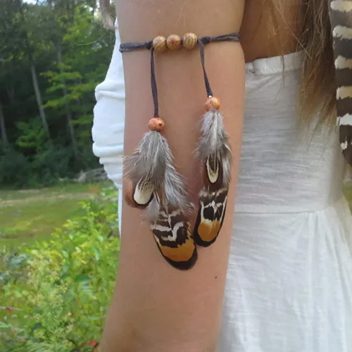 Vista 4 de Juego de 2 tocados y brazaletes de plumas hippie gitanas, tocados bohemios, hechos a mano, tocado tribal indio, diadema de plumas, accesorios