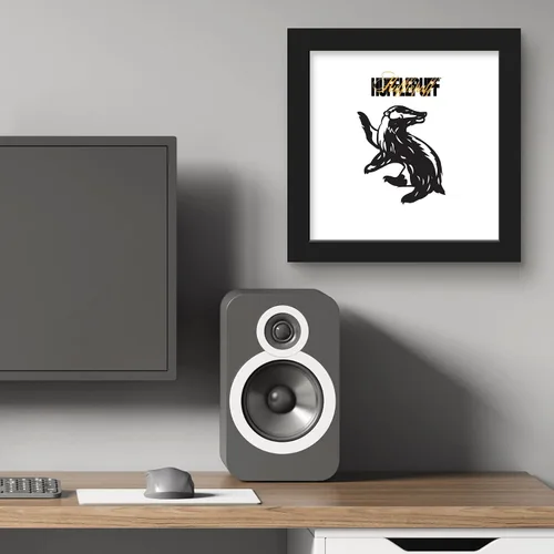 Vista 5 de Trends International Gallery Pops Harry Potter - Póster de pared con icono de Hufflepuff de 12 x 12 pulgadas, versión enmarcada en negro Versión