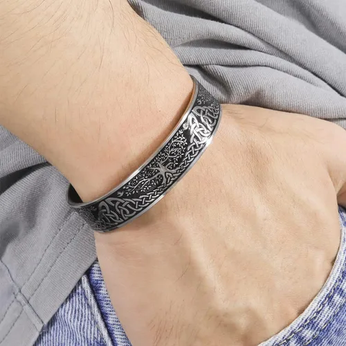 Vista 7 de EVBEA Collar de cruz celta para hombre, nudo irlandés vikingo, colgante de oración de serenidad, crucifijo, joyería para hombre con cadena de acero