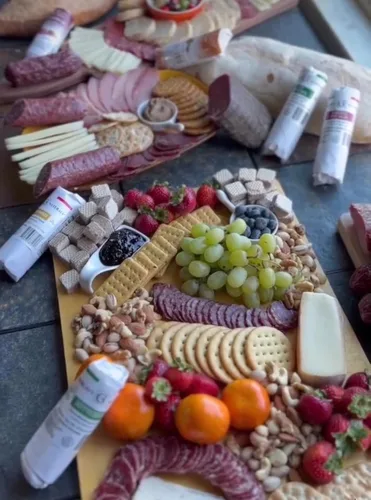 Vista 5 de Giorgio's Naturals Salami envejecido en seco hecho a mano – Soppressata de carne de res 5 onzas, auténtica salchicha italiana, salami duro, salami