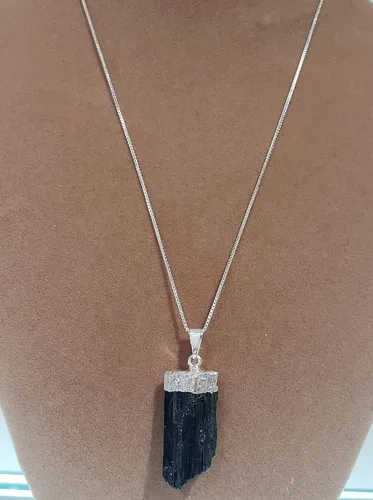 Vista 5 de Collar con colgante de protección de turmalina negra cruda en cadena de plata de ley, 18.0in