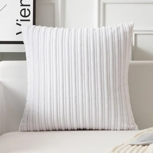 Vista 130 de UGASA - Fundas de almohada decorativas de terciopelo suave y sólidas de Navidad para sala de estar/sofá, 16 x 16 pulgadas, 2 unidades, color burdeos