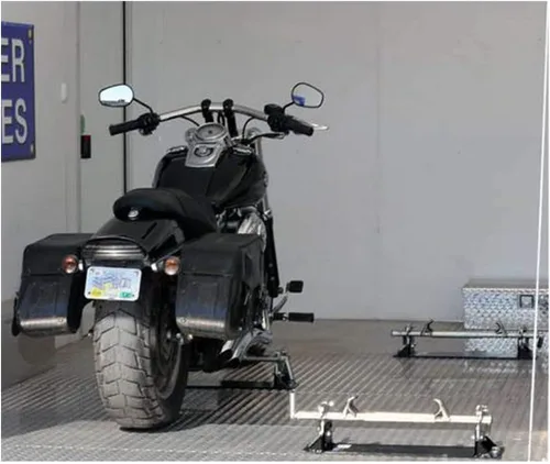 Vista 4 de B&W Trailer Hitches Biker Bar - Compatible con modelos Harley Davidson Sportster - MC2303