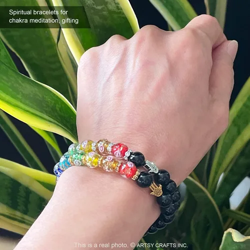 Vista 6 de ARTSY Crafts - Cuentas de luciérnaga que brillan en la oscuridad + pulseras de chakras con cuentas de ágata y piedra amatista, cuentas de vidrio